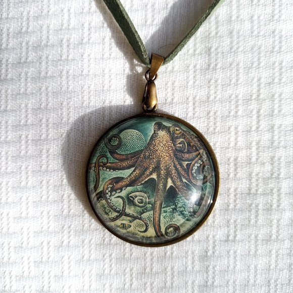 Octopus Ocean Pendant Necklace - Picture 3 of 4